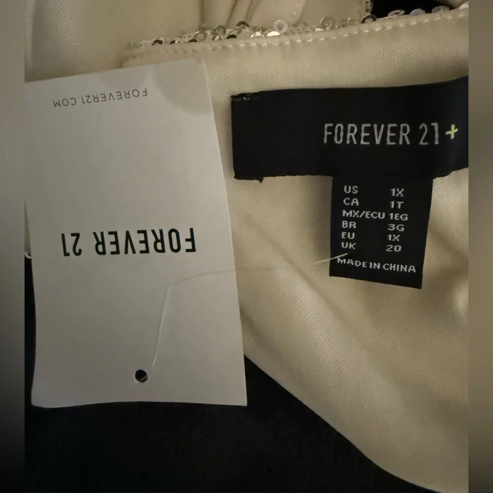 NWT Forever 21 Cream & Silver Sequin Tank Top Size 1X - Picture 3 of 4